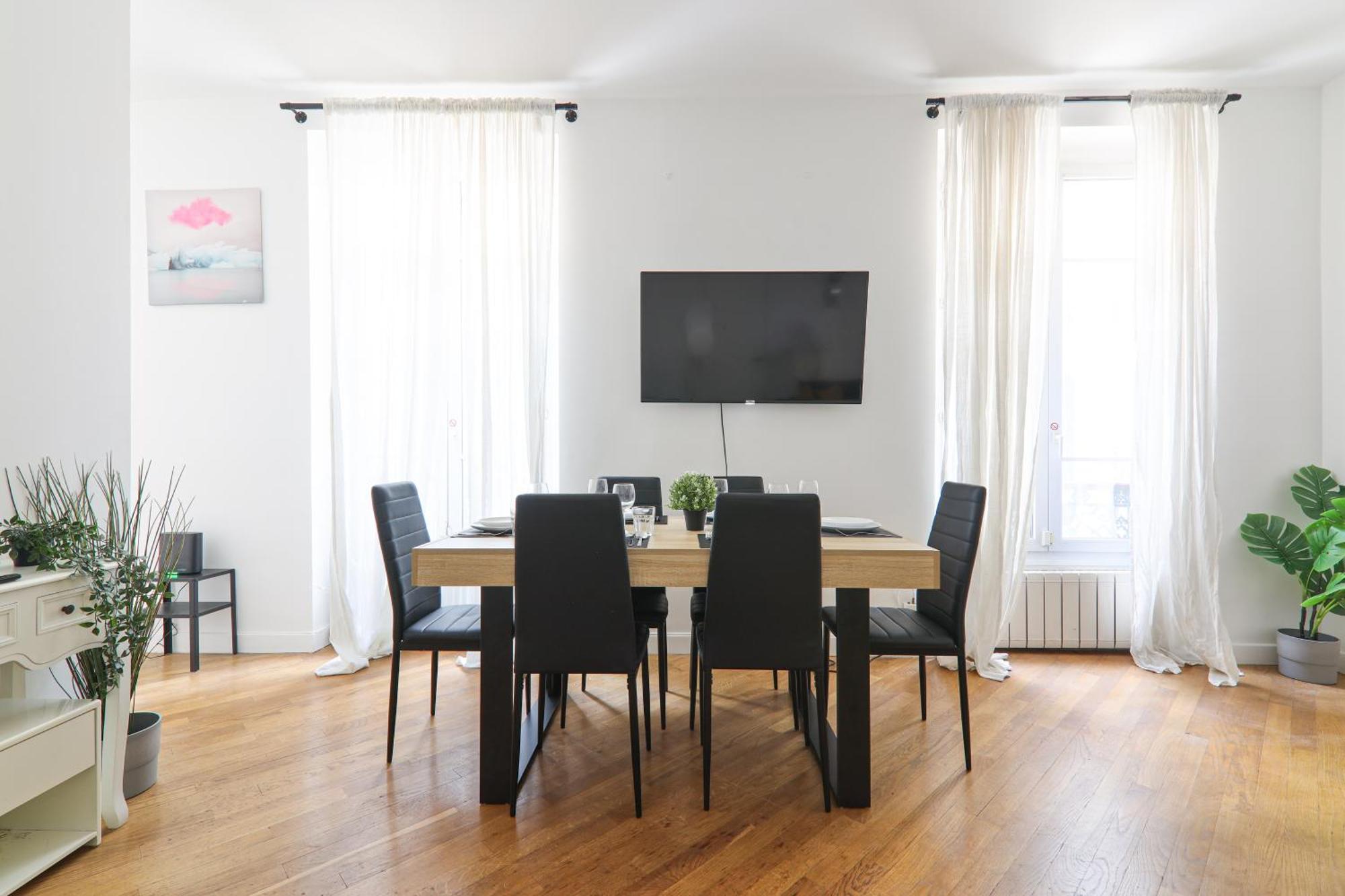 2 Bedroom Quartier Champs Elysees 3 Free Netflix Appartement Parijs