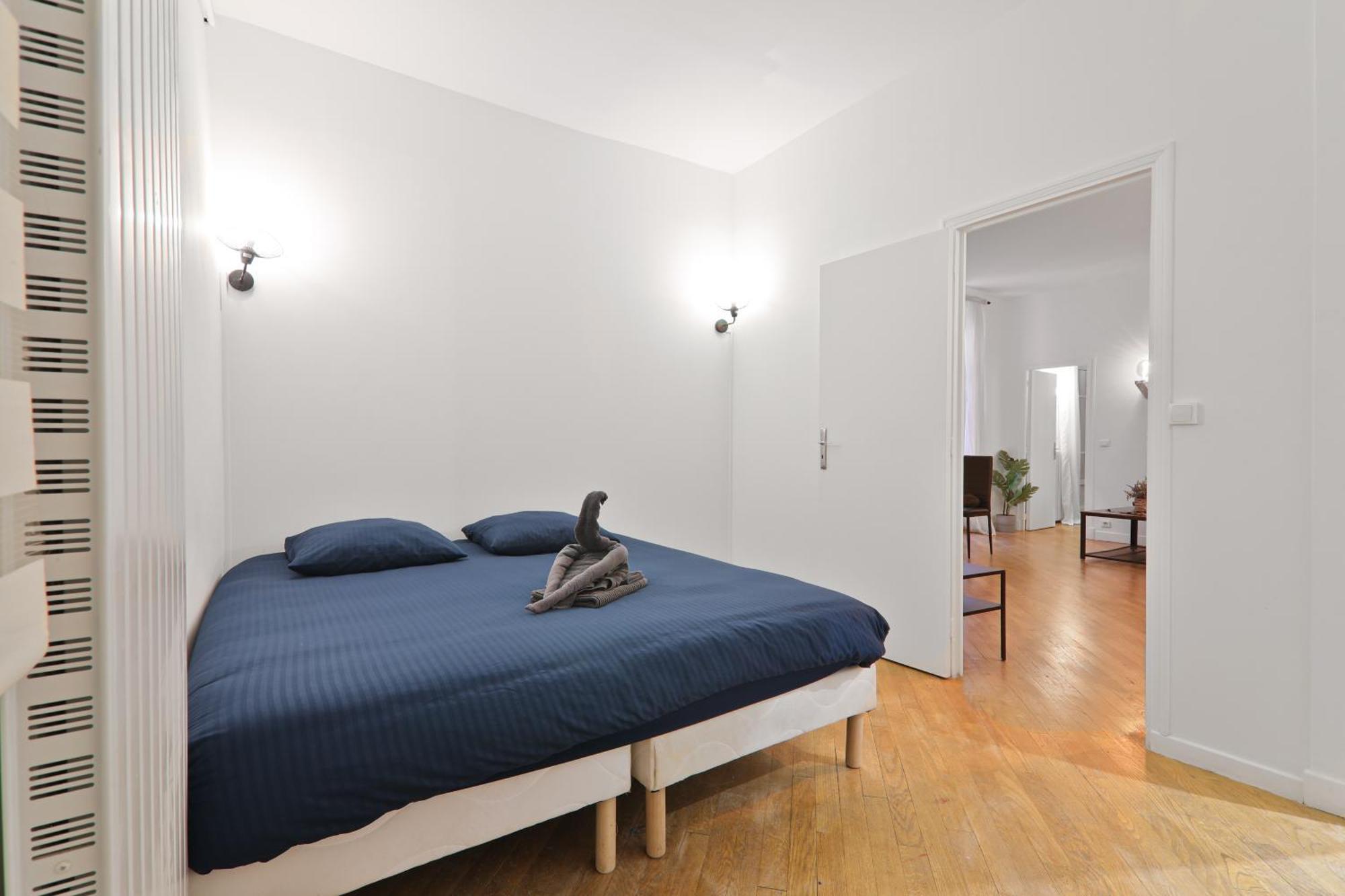 2 Bedroom Quartier Champs Elysees 3 Free Netflix Appartement Parijs